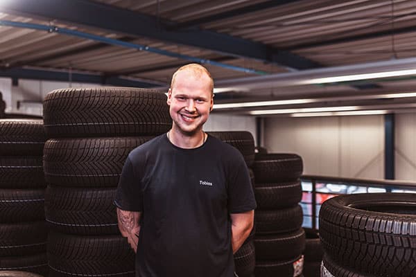 Tobias - KFZ Mechatroniker bei Reifen M+G